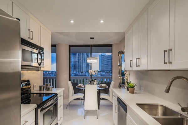 Explore the Best Selection of Kitchen Cabinets in Metro Detroit - RiverRunDesotoWhite1